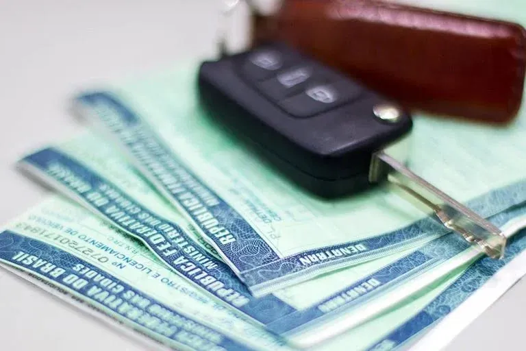 Elmano envia à Assembleia projeto que isenta IPVA para motoristas e entregadores de aplicativos em 2027