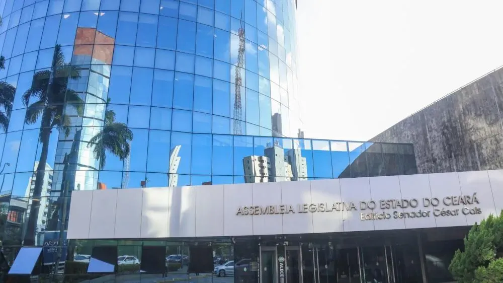 Elmano mantém maioria na Alece e PL assume protagonismo na oposição