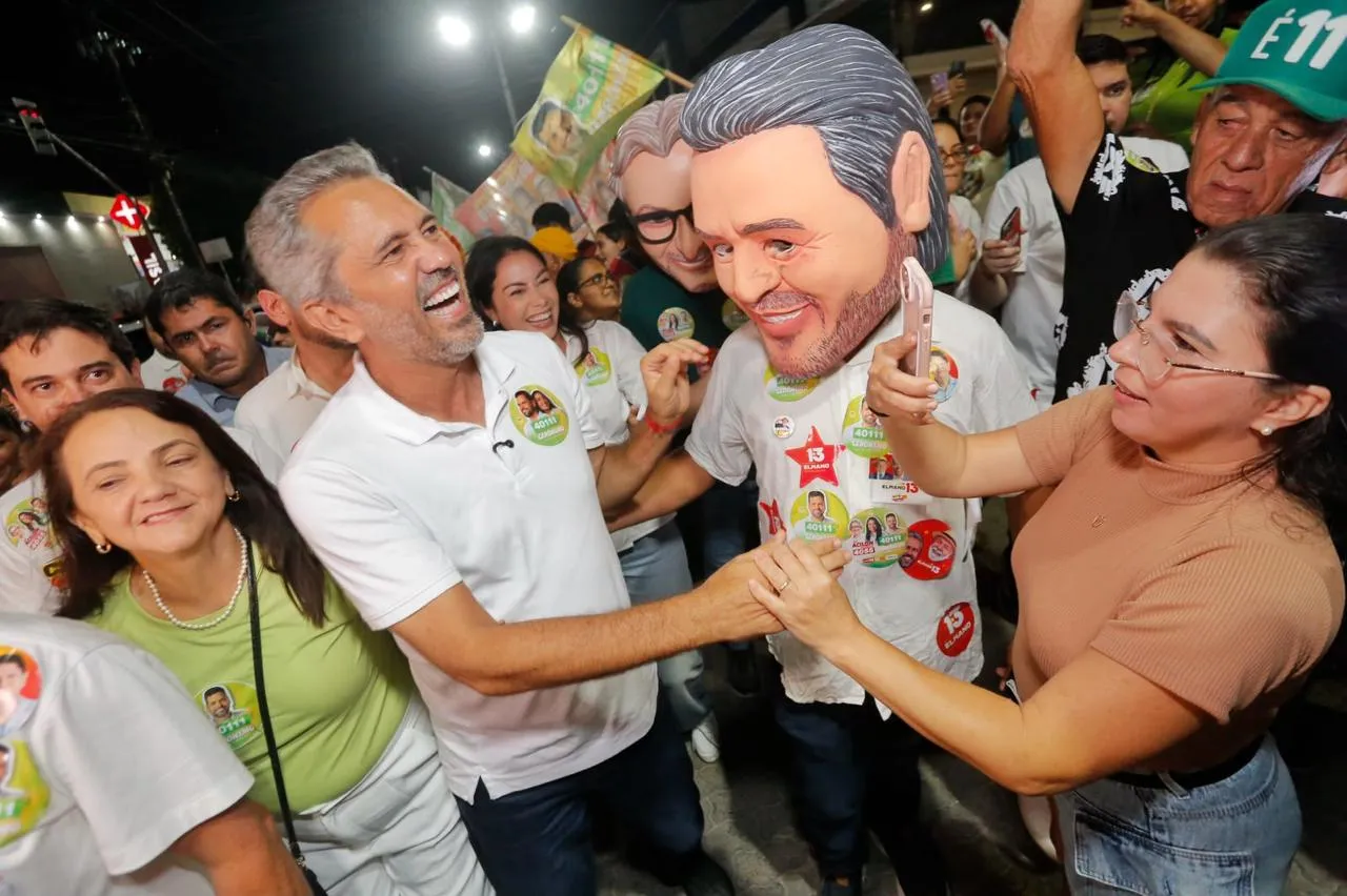 Elmano promete início de hospital em Cascavel ainda este ano