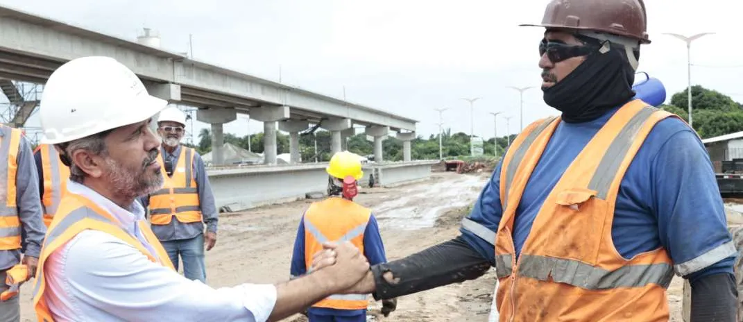 Elmano vistoria VLT Aeroporto-Castelão, com obras adiantadas e investimento de R$ 180 milhões
