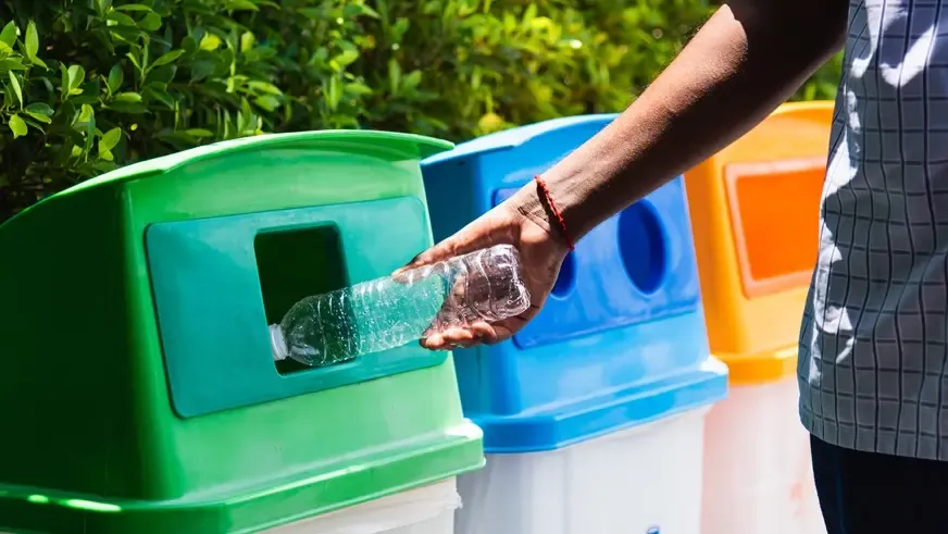 Escolas de Fortaleza trocam recicláveis por dinheiro