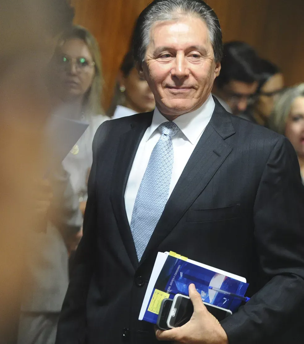 Eunício Oliveira reafirma apoio ao fim da escala 6x1
