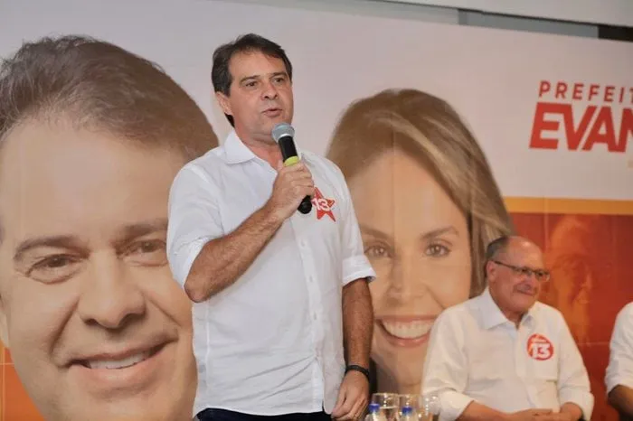 Evandro Leitão decreta ponto facultativo em Fortaleza