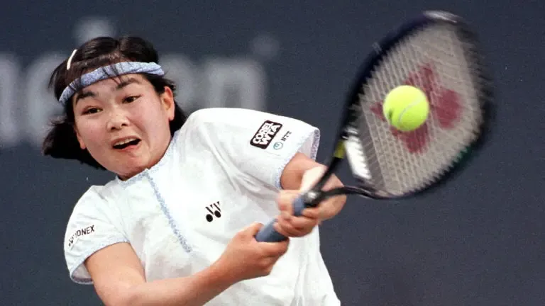 Ex-campeã de Roland Garros é presa por fraude