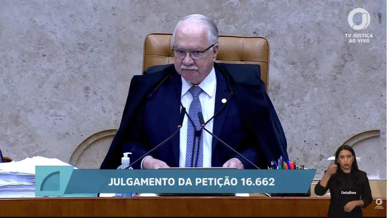 Fachin vota para manter separados julgamentos no STF