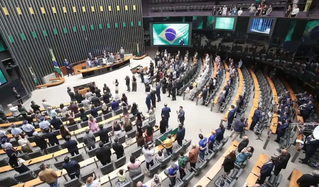 Fim da escala 6x1: Centrão busca compensações