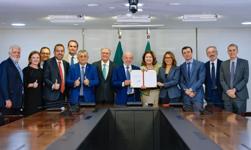 Fim da 'taxa das blusinhas' gera protesto do setor produtivo