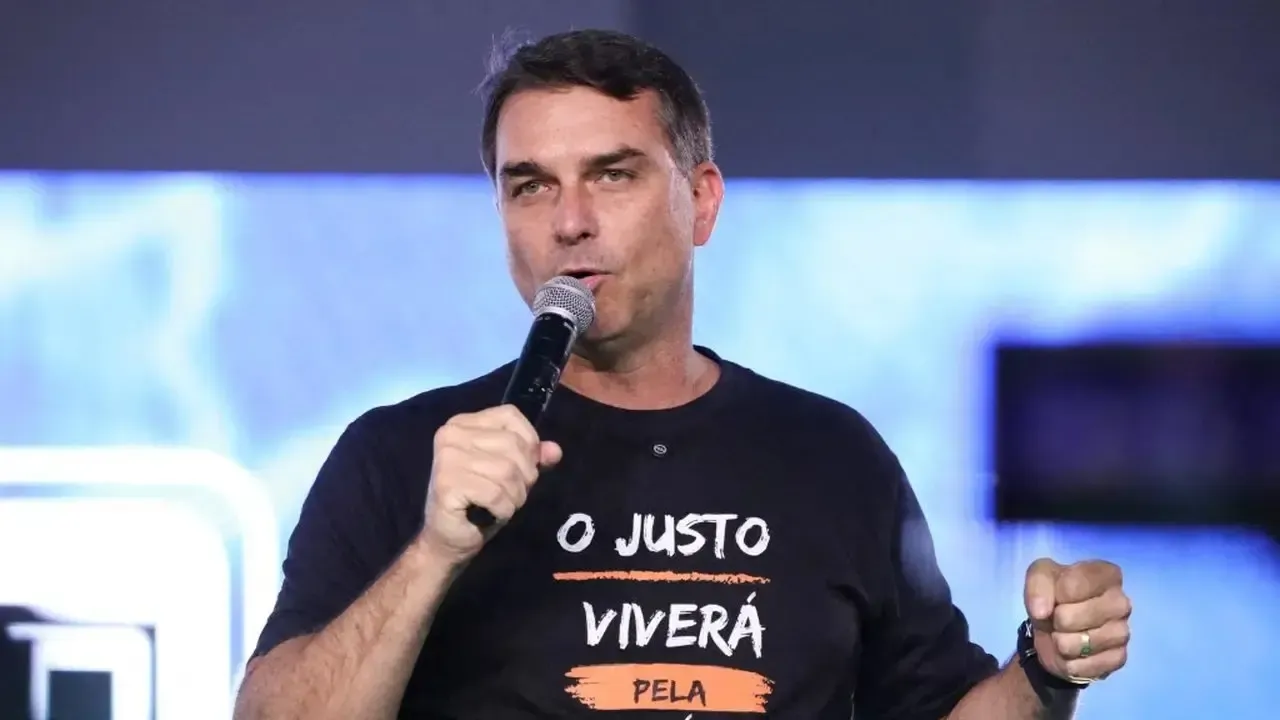 Flávio Bolsonaro Lança Pré-Candidatura de Alcides ao Senado no Ceará