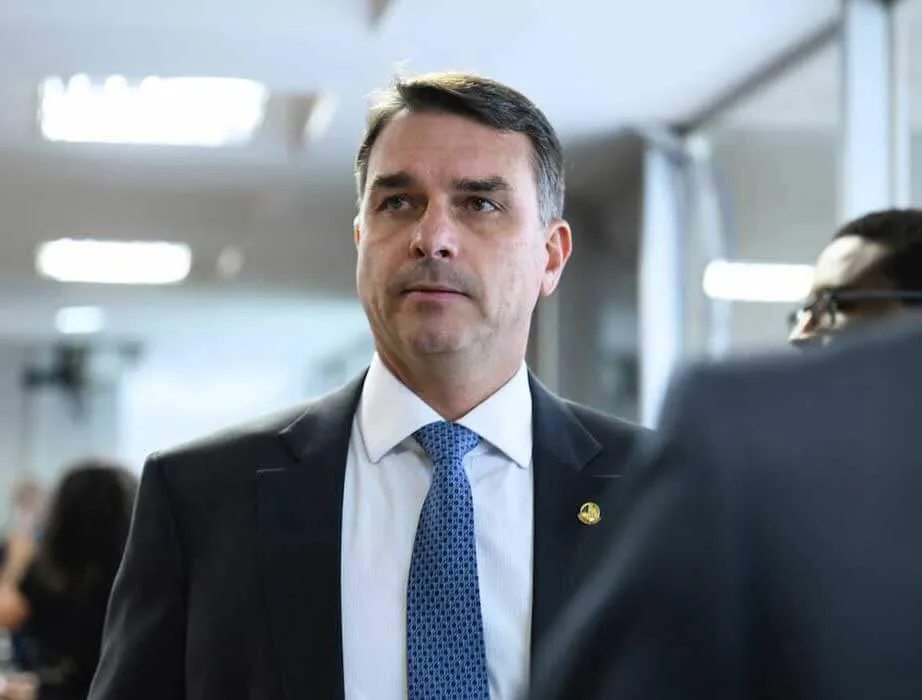 Flávio Bolsonaro lança programa para eleitorado feminino