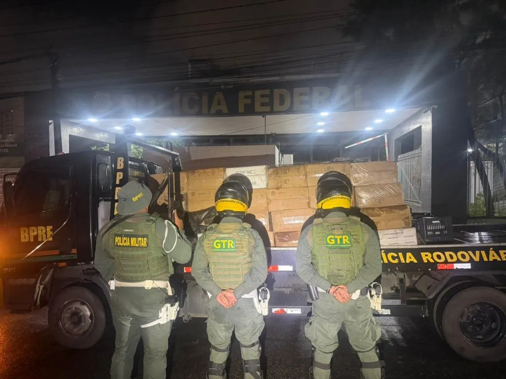 Forquilha: PMCE apreende mais de 34 mil carteiras de cigarros ilegais
