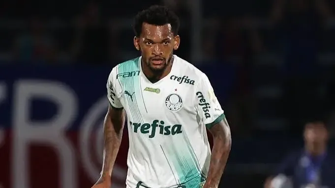 Fortaleza avalia contratação de volante Jailson para Série B