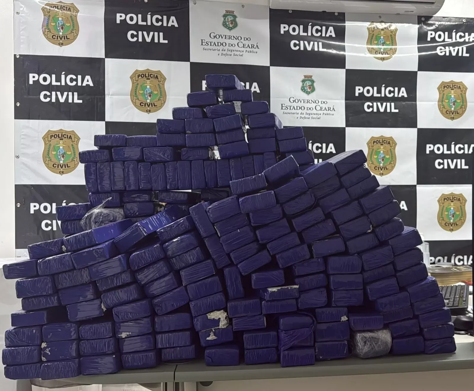 Fortaleza: Polícia intercepta maior apreensão de maconha do ano, escondida em refrigerador