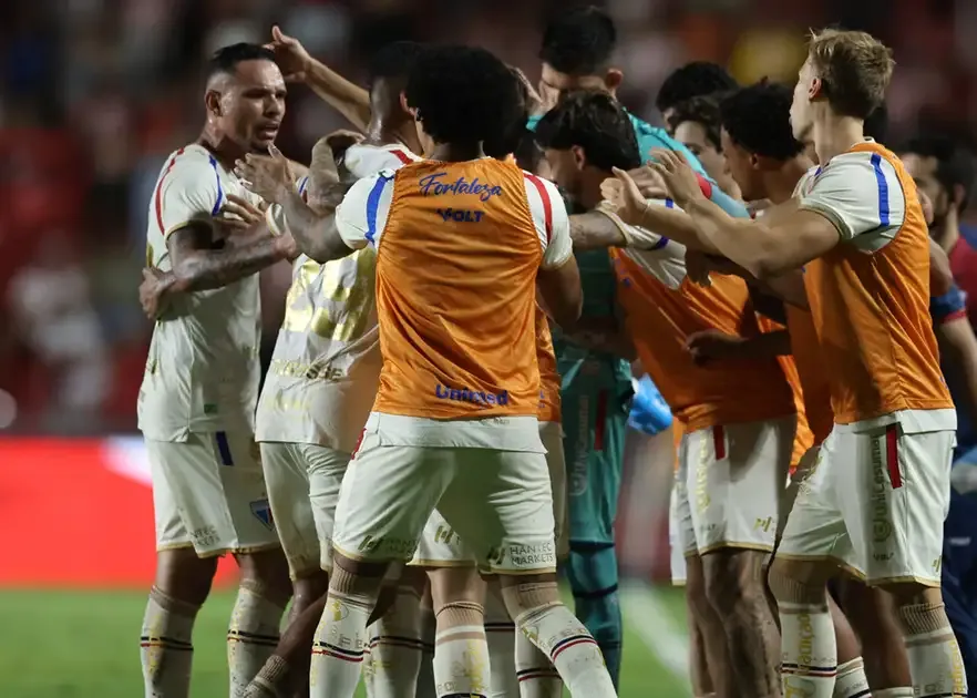 Fortaleza vence Náutico com bravura e coração
