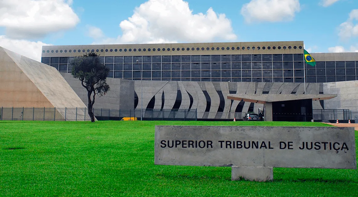 Fraude com IA: STJ Apura Uso em Petições Eletrônicas