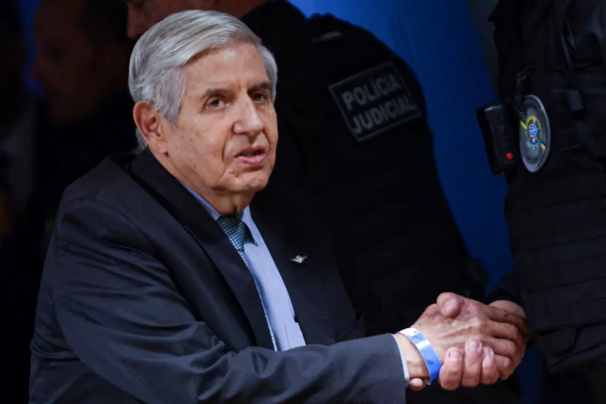 General Heleno cumprirá prisão domiciliar após laudo de saúde