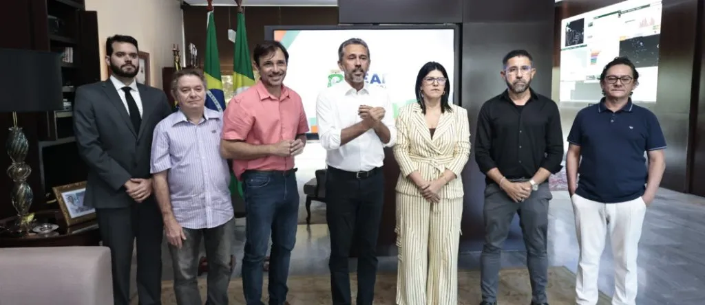 Governador anuncia promoção para professores no Ceará