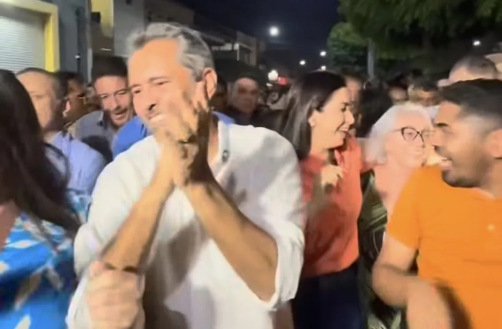 Governador Elmano reforça alianças políticas em Icó