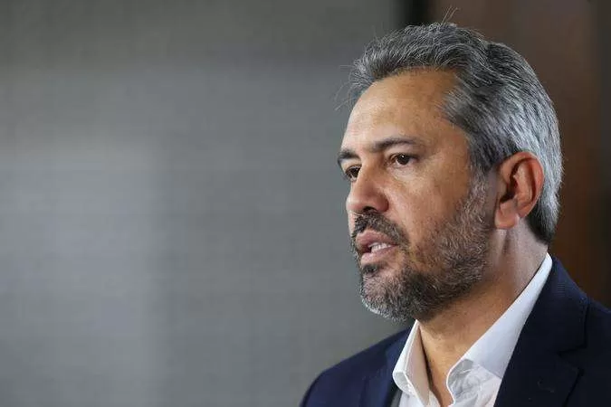 Governador Elmano Reitera:'Em confronto do Policial Militar com o bandido, que morra o bandido'