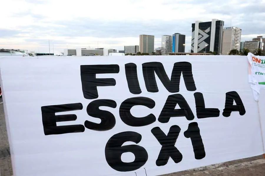 Governo articula votação da PEC da escala 6x1 no Senado