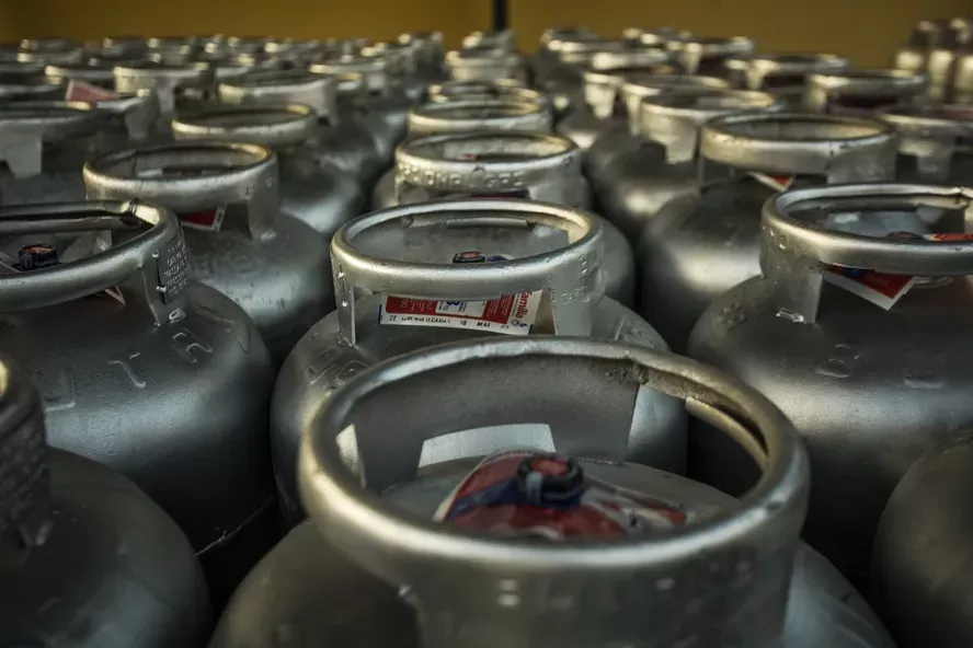 Governo Reajusta Gás do Povo e Garante Botijão Gratuito para Milhões de Famílias Brasileiras