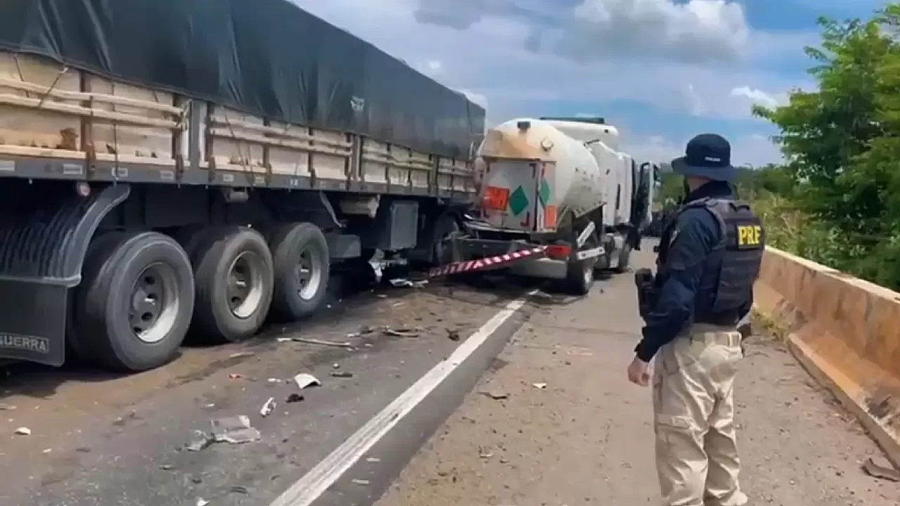 Grave Engavetamento na BR-116 em Brejo Santo Deixa Oito Feridos