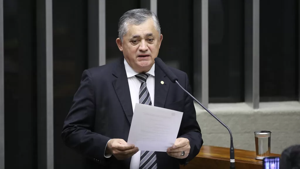 Guimarães desmente lista do PT ao Senado e reafirma: 'Não vamos recuar' em sua pré-candidatura