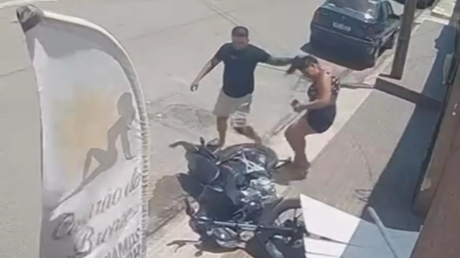 Homem agride mulher em clínica de bronzeamento em Fortaleza