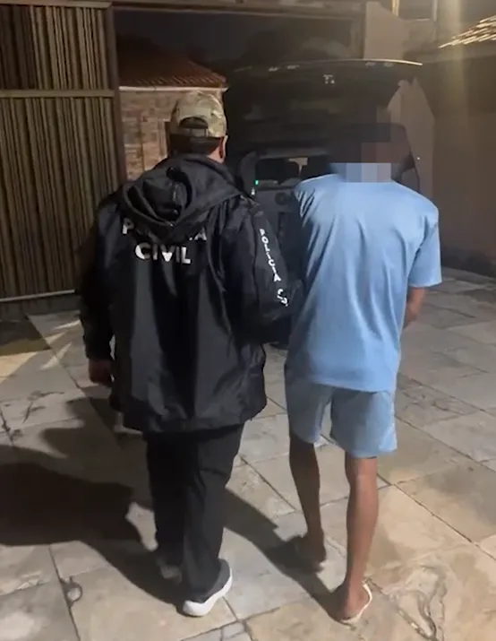 Homem é preso em Caucaia suspeito de ameaçar moradores e tráfico de drogas
