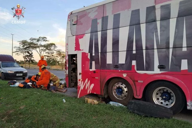 Homem morre esmagado ao trocar pneu de ônibus de cantora sertaneja em Brasília