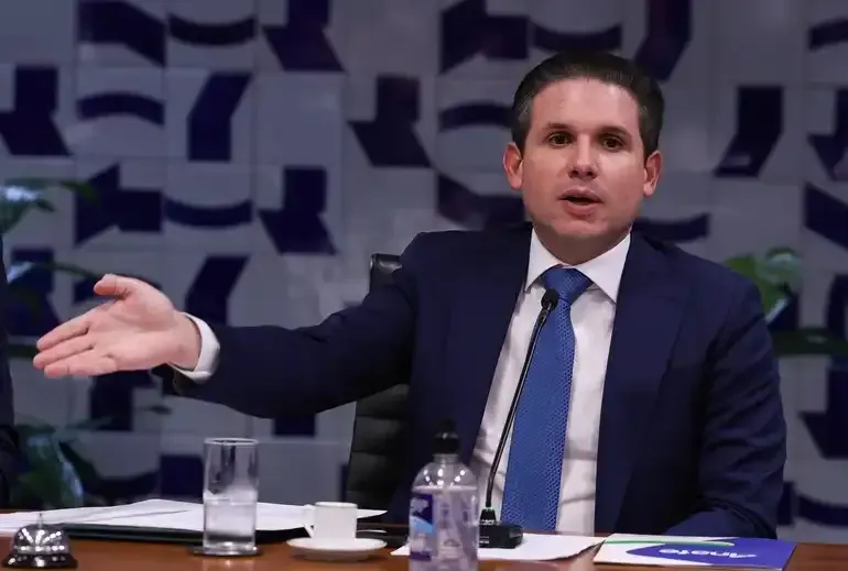 Hugo Motta pede empréstimo para cunhada, aponta PF