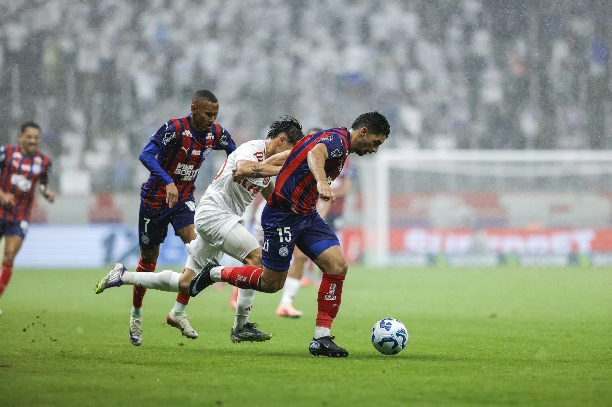 Virada Espetacular: Bahia Supera Internacional em Estreia Vibrante no Brasileirão