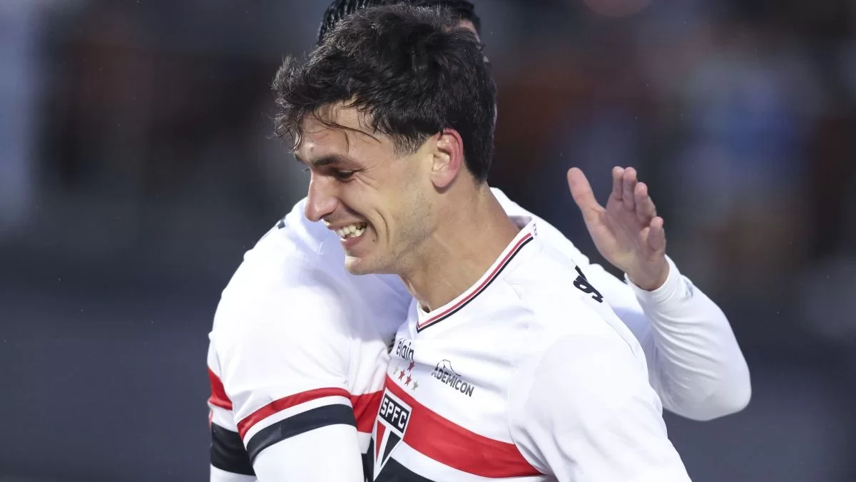 Calleri, Atacante do São Paulo, Realiza Cirurgia no Joelho com Foco na Recuperação Total para a Próxima Temporada