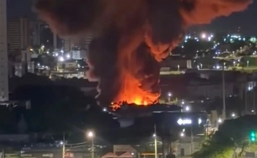 Incêndio de Grandes Proporções Destrói Estrutura do Circo do Tirú em Natal