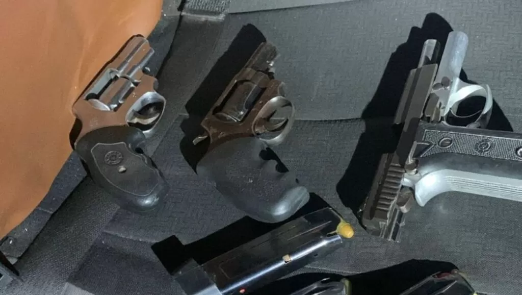 Intervenção policial em Barreira: Confronto armado resulta em mortes e prisão de suspeito foragido