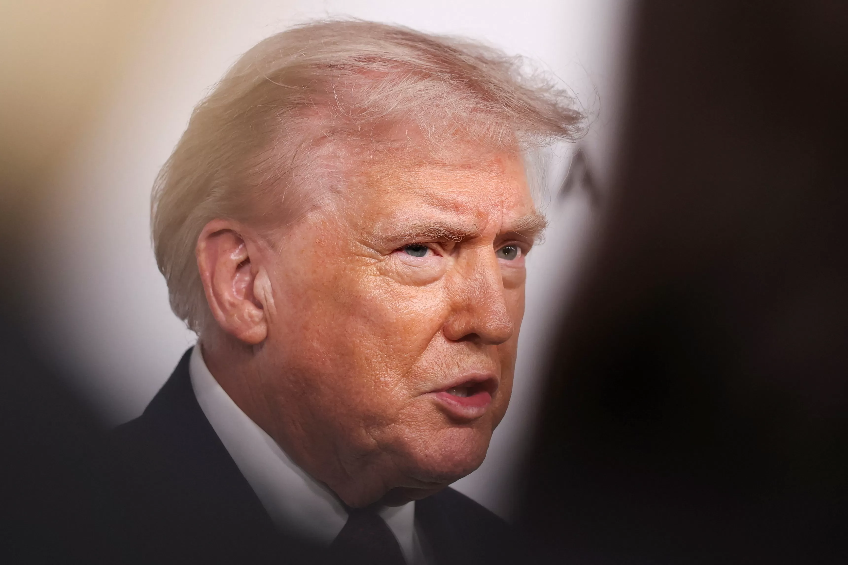 Irã Anuncia Manobras Militares em Resposta a Ameaças de Trump