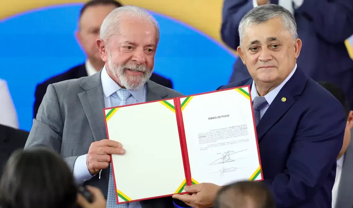 José Guimarães assume Relações Institucionais e destaca luta contra ultradireita