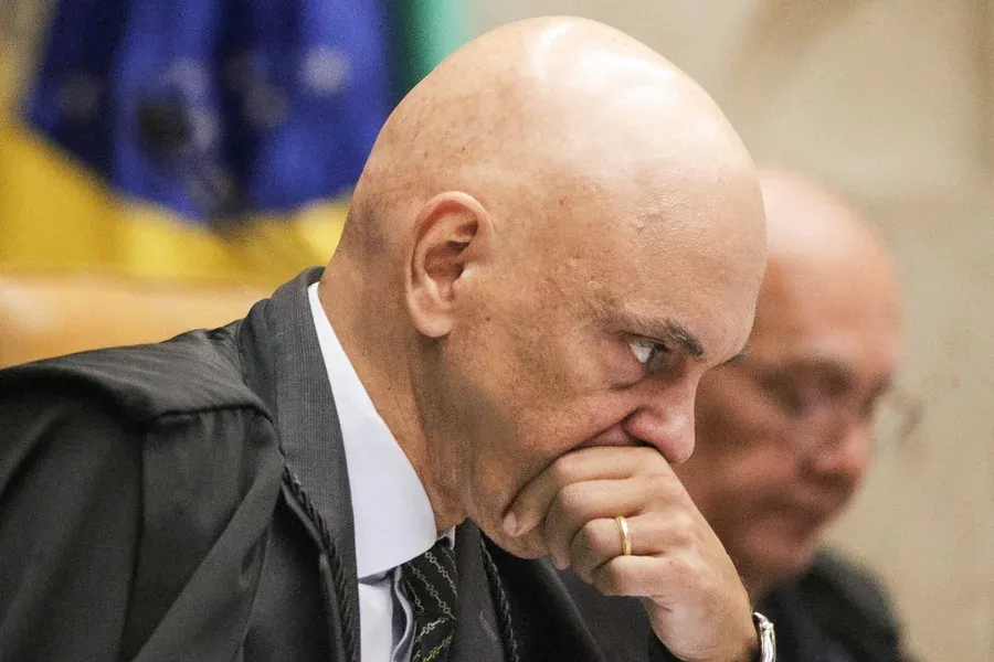 Justiça Nega Indenização à Família de Moraes Contra Senador