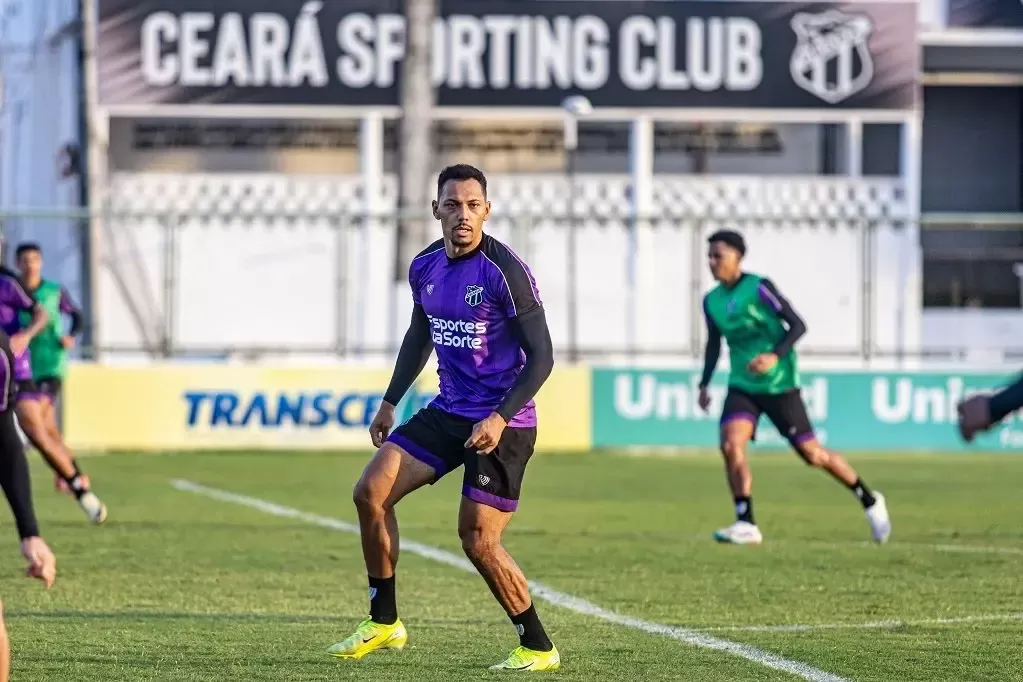 Lesão de Alex Silva Preocupa Ceará e Desfalca Lateral Titular