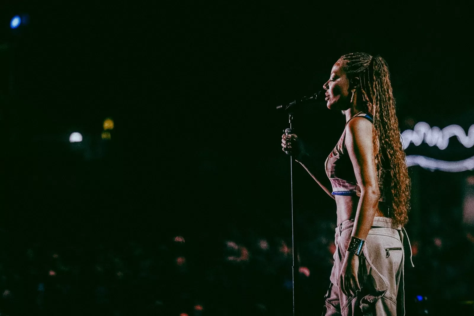 Ludmilla Incendeia Planeta Atlântida com Show Multifacetado e Inovador