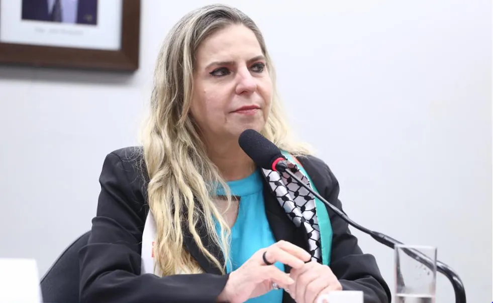 Luizianne Lins oficializa candidatura ao Senado