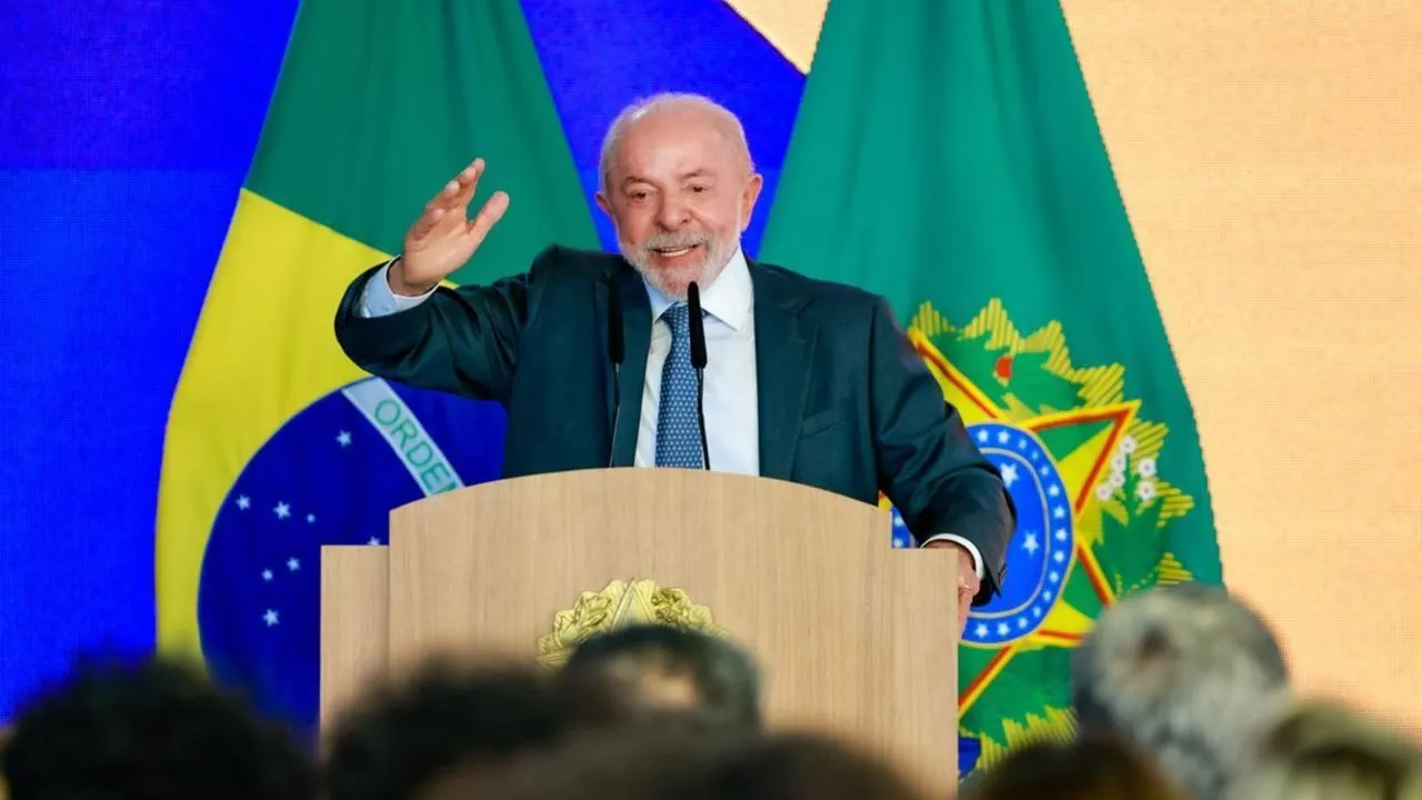 Lula anuncia proposta para Pé-de-Meia universitário