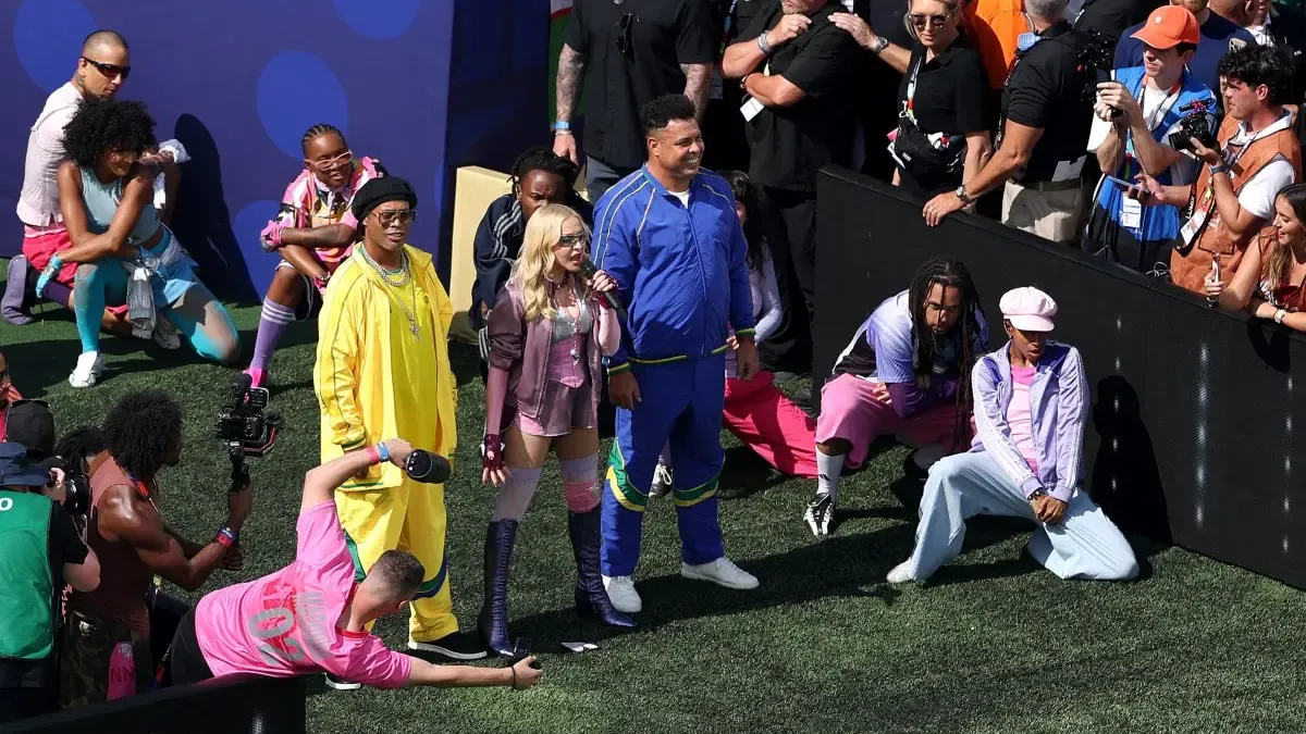 Madonna abre show do intervalo da Copa do Mundo