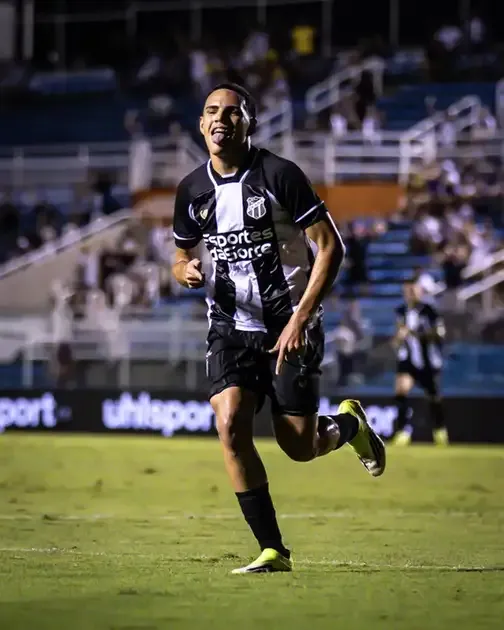 Melk Brilha e Lidera o Ceará na Série B