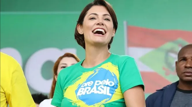 Michelle Bolsonaro ganha força como alternativa no cenário político