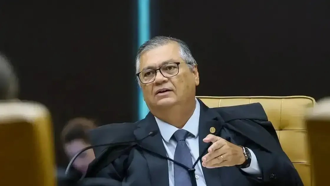 Ministro Flávio Dino sofre acidente e cancela participação em Fórum