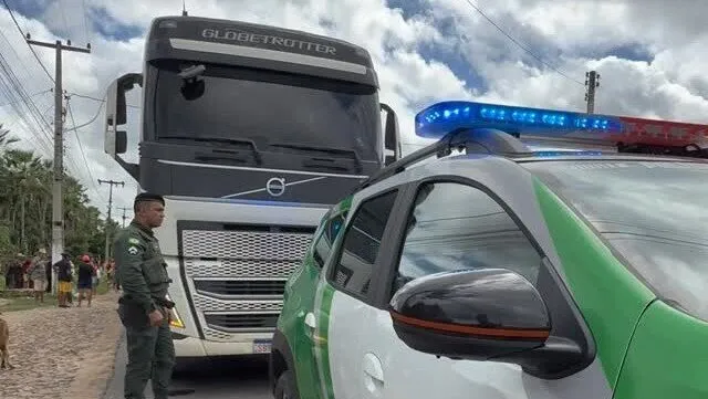 Motociclista morre após colisão com caminhão em Santana do Acaraú