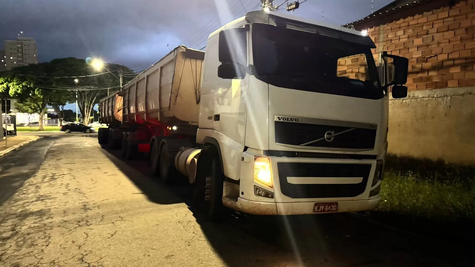 Motorista é preso com R$ 1,8 milhão em cocaína escondida em carga de minério