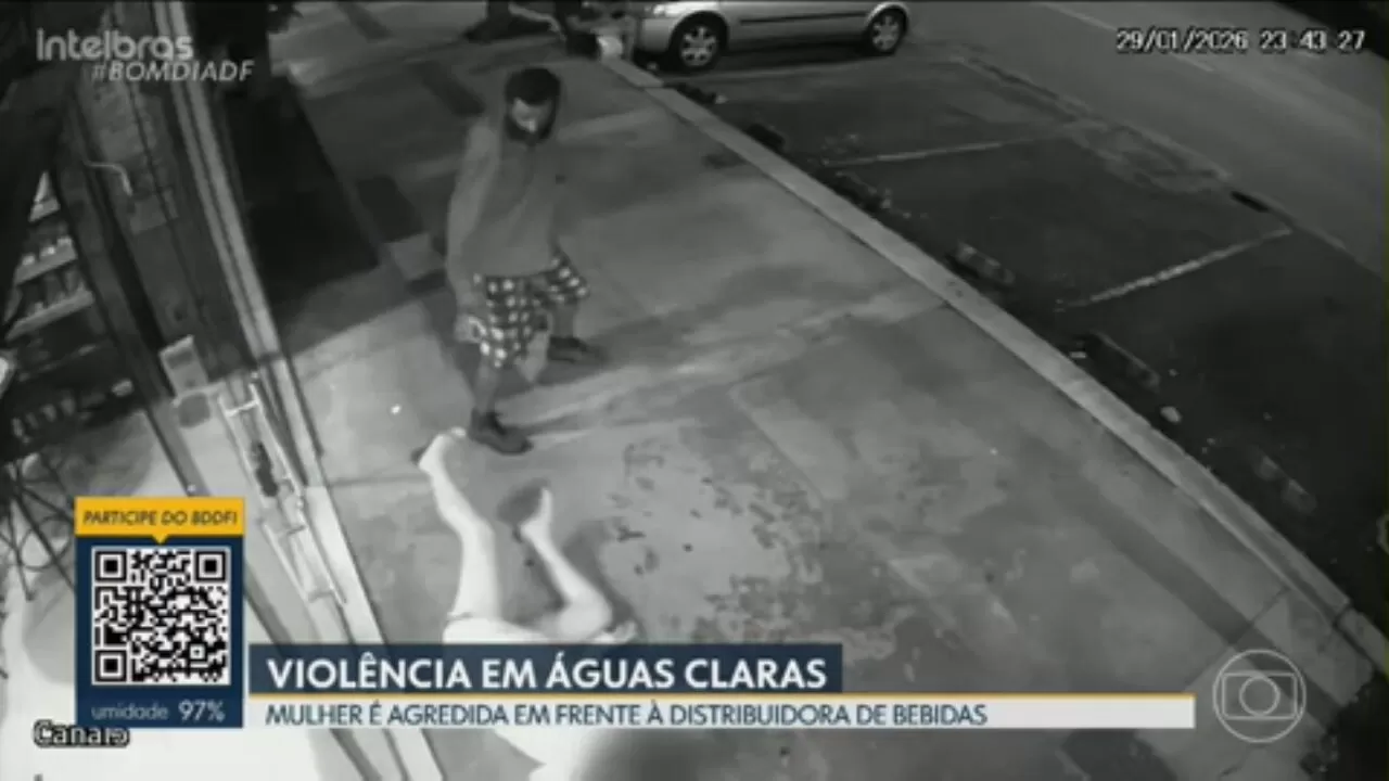 Mulher é brutalmente agredida em frente a distribuidora de bebidas