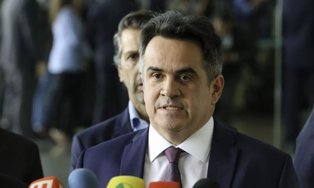 Operação da PF mira senador Ciro Nogueira e investiga esquema do Banco Master