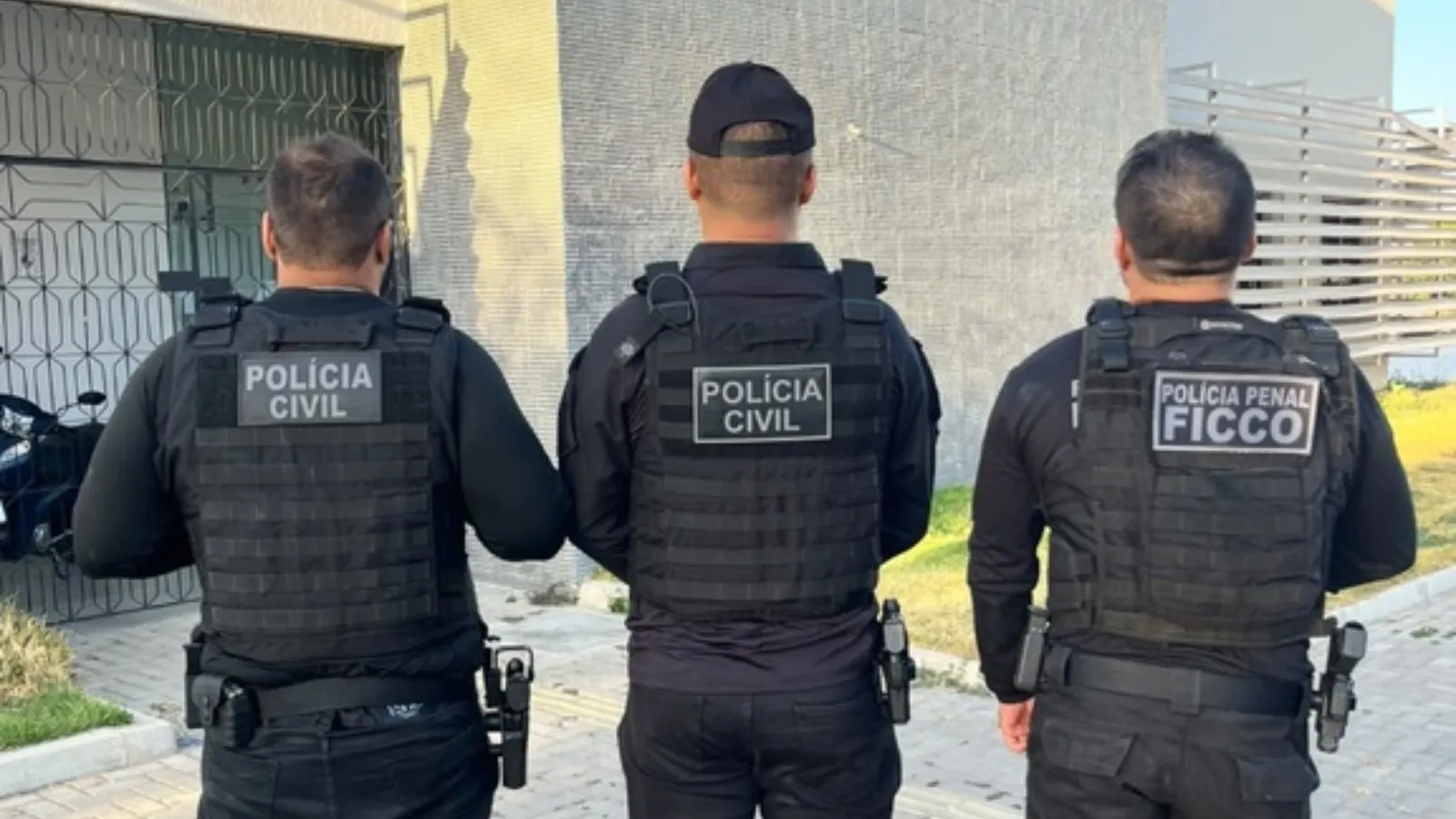 Operação policial cumpre 13 mandados contra grupo em Crateús e Fortaleza